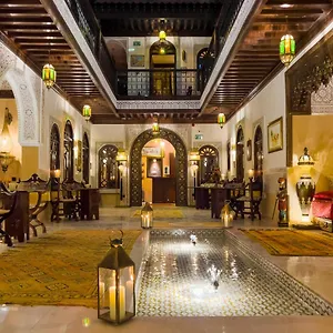 Riad Perlekech & 